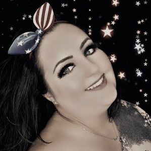 Meet your Posher, Alecia